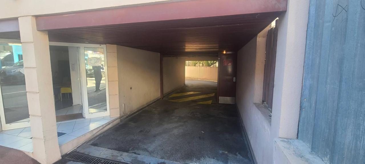 Appart'hôtel Luxe Vieil Antibes 75 m2 avec Parking Buitenkant foto